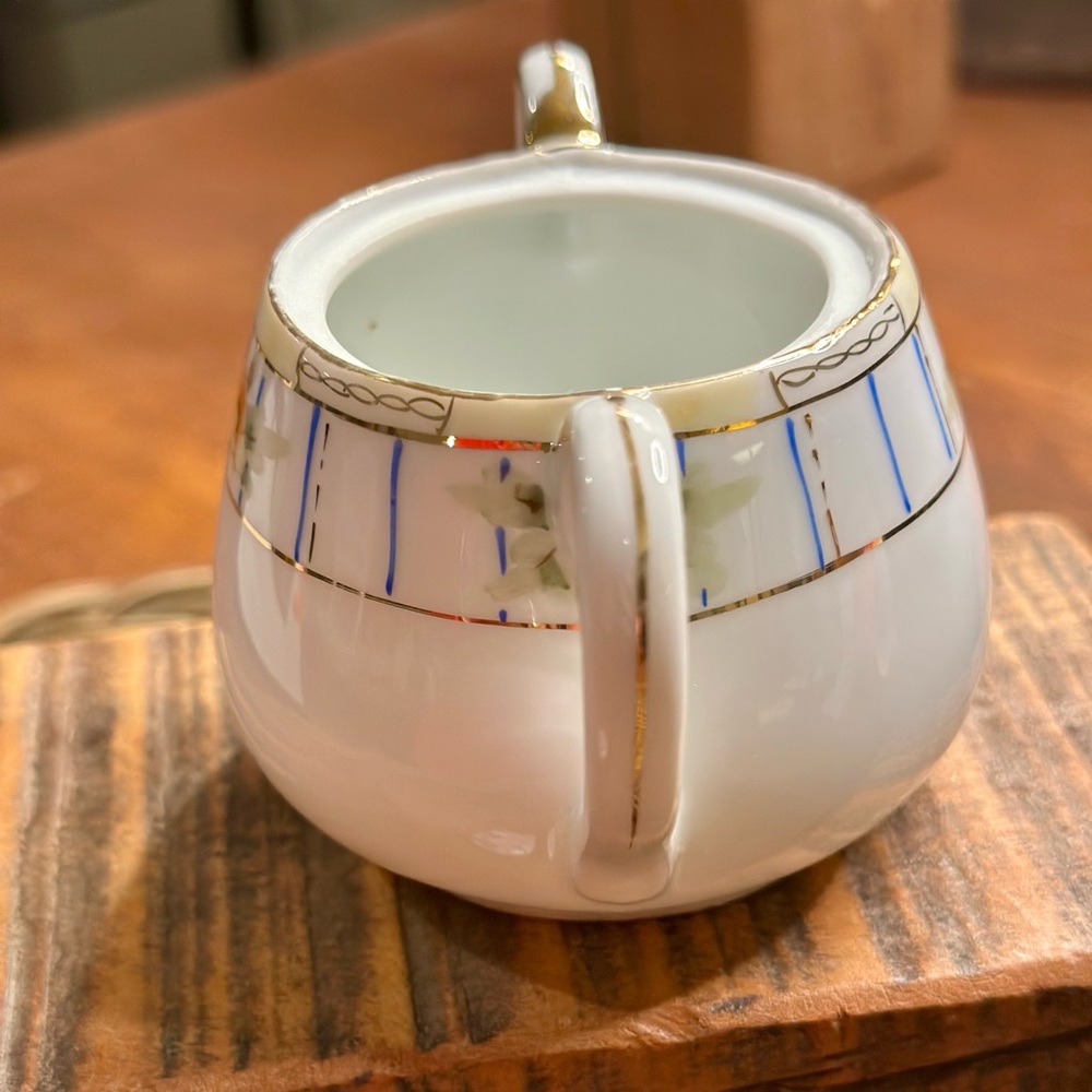 Vintage Rising Sun Nippon Floral Porcelain Small Sugar Bowl with Gold Accents - Picture 6 of 16